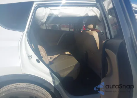 2015 Toyota Rav4 Limited z USA, uszkodzony, nr VIN 2T3YFREV3FW208534